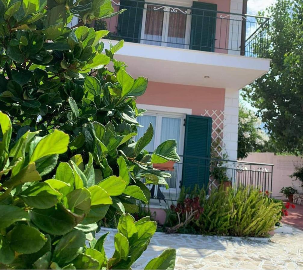 Maria Anastasia Studios Τραπεζάκι Εξωτερικό φωτογραφία