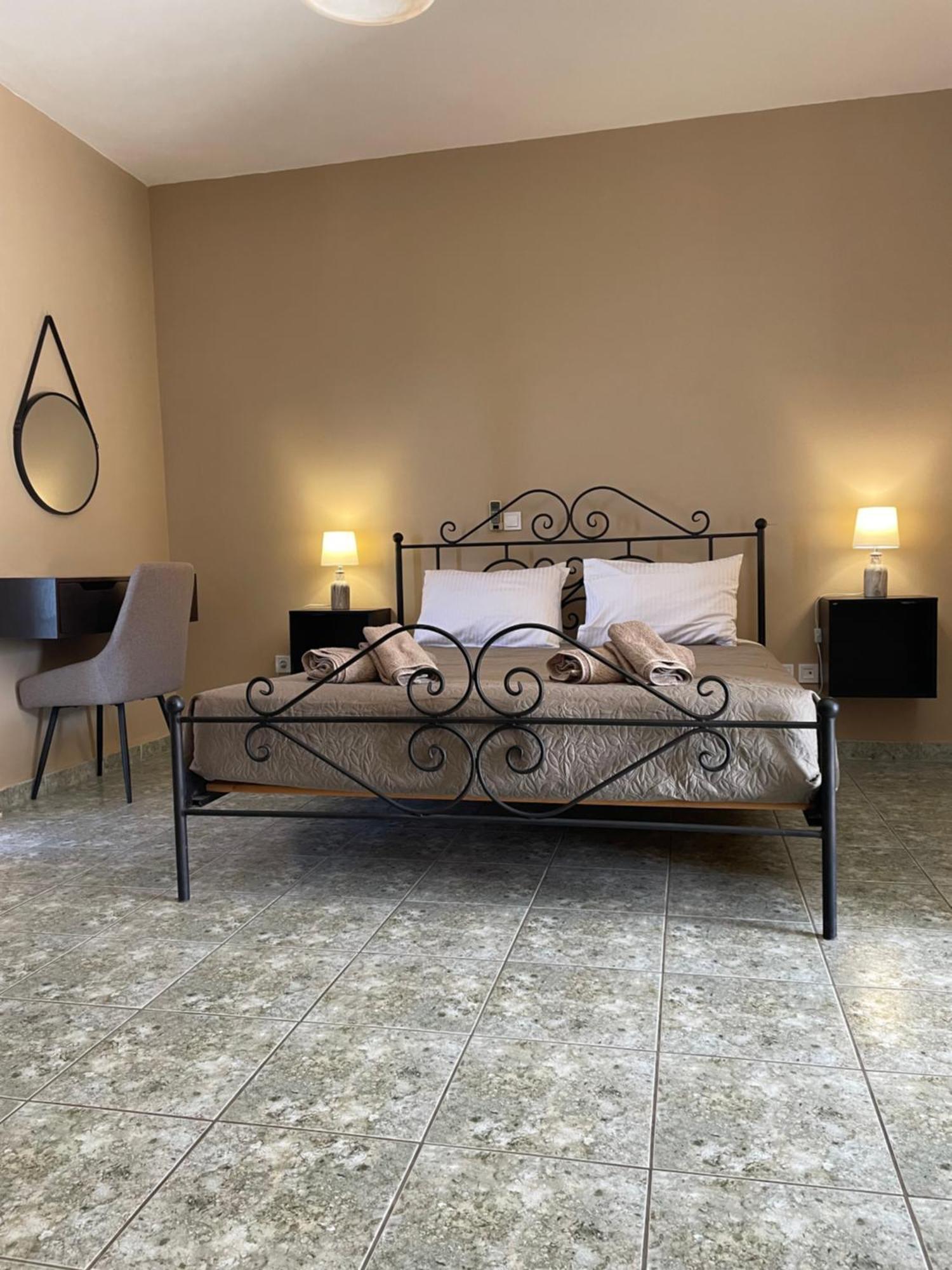 Maria Anastasia Studios Τραπεζάκι Εξωτερικό φωτογραφία