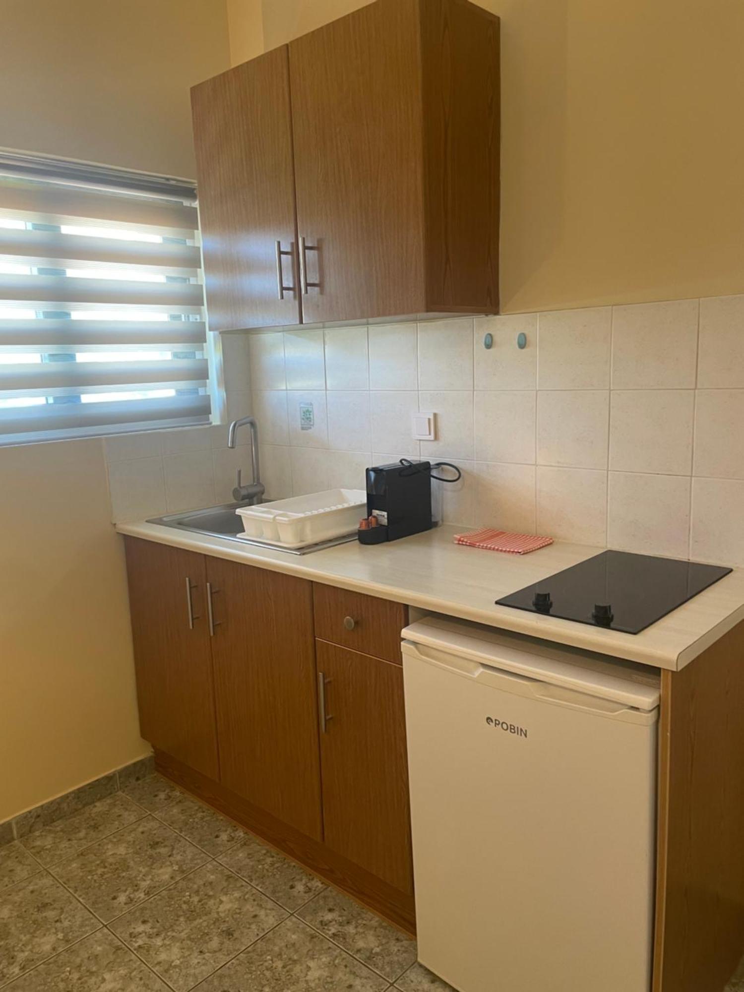 Maria Anastasia Studios Τραπεζάκι Εξωτερικό φωτογραφία