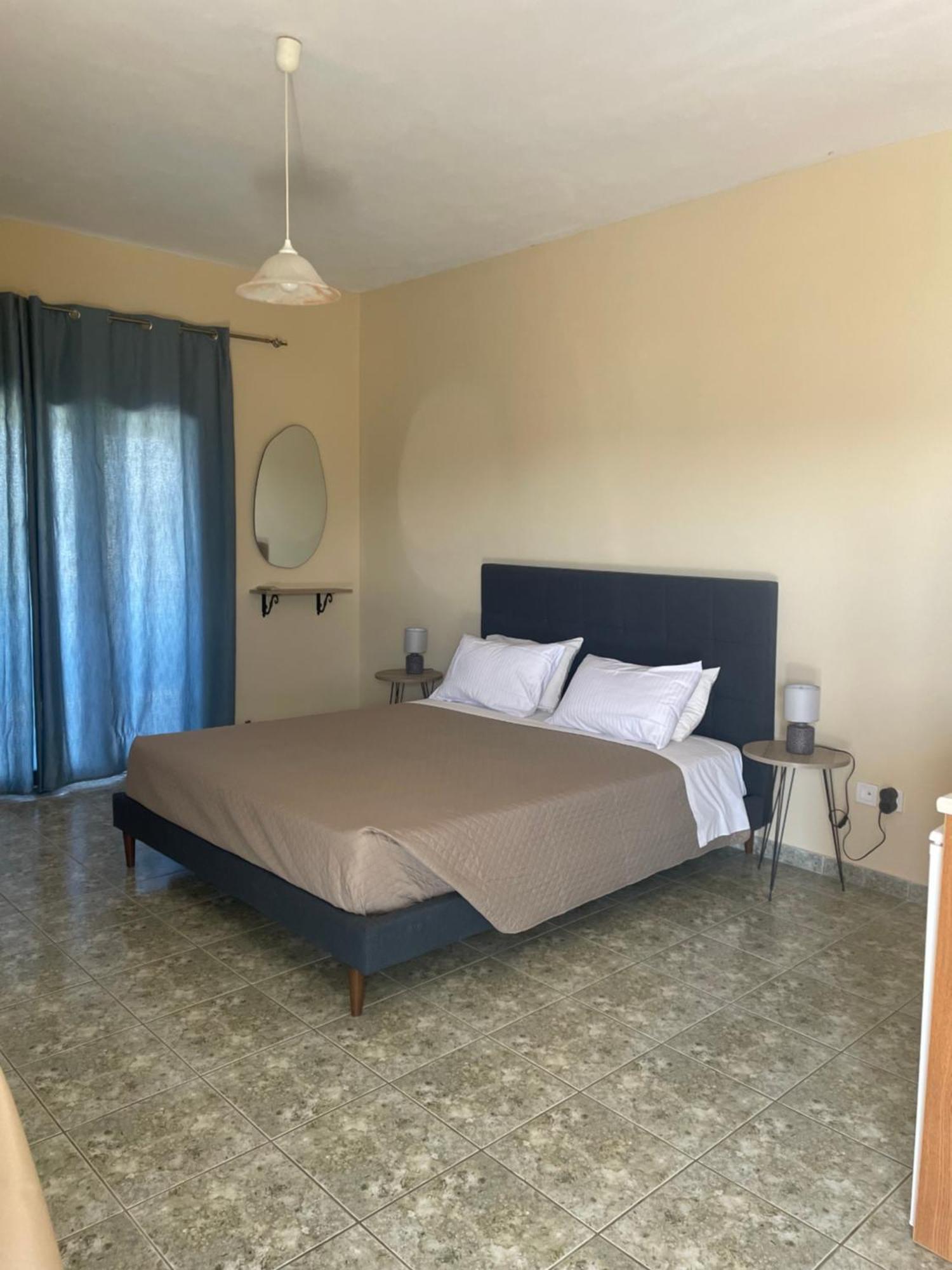 Maria Anastasia Studios Τραπεζάκι Εξωτερικό φωτογραφία