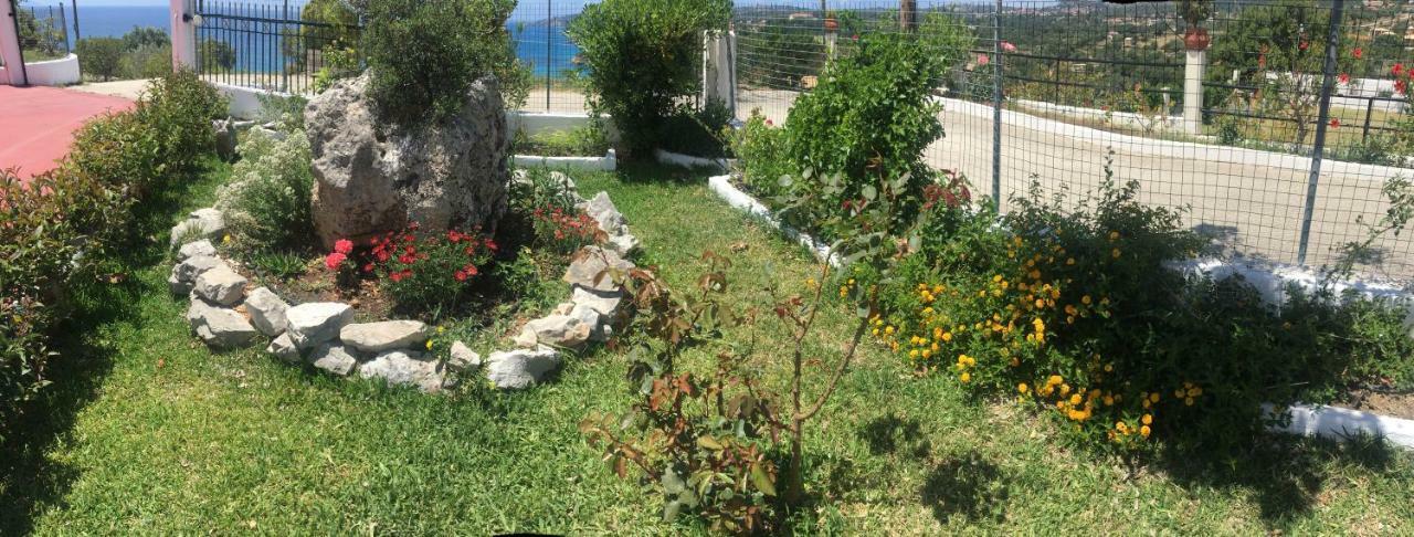 Maria Anastasia Studios Τραπεζάκι Εξωτερικό φωτογραφία