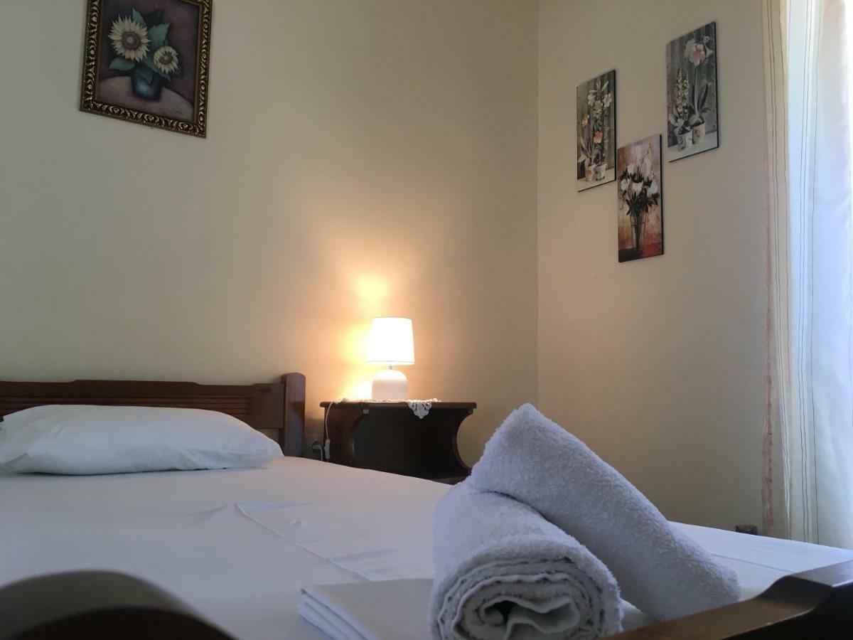 Maria Anastasia Studios Τραπεζάκι Εξωτερικό φωτογραφία
